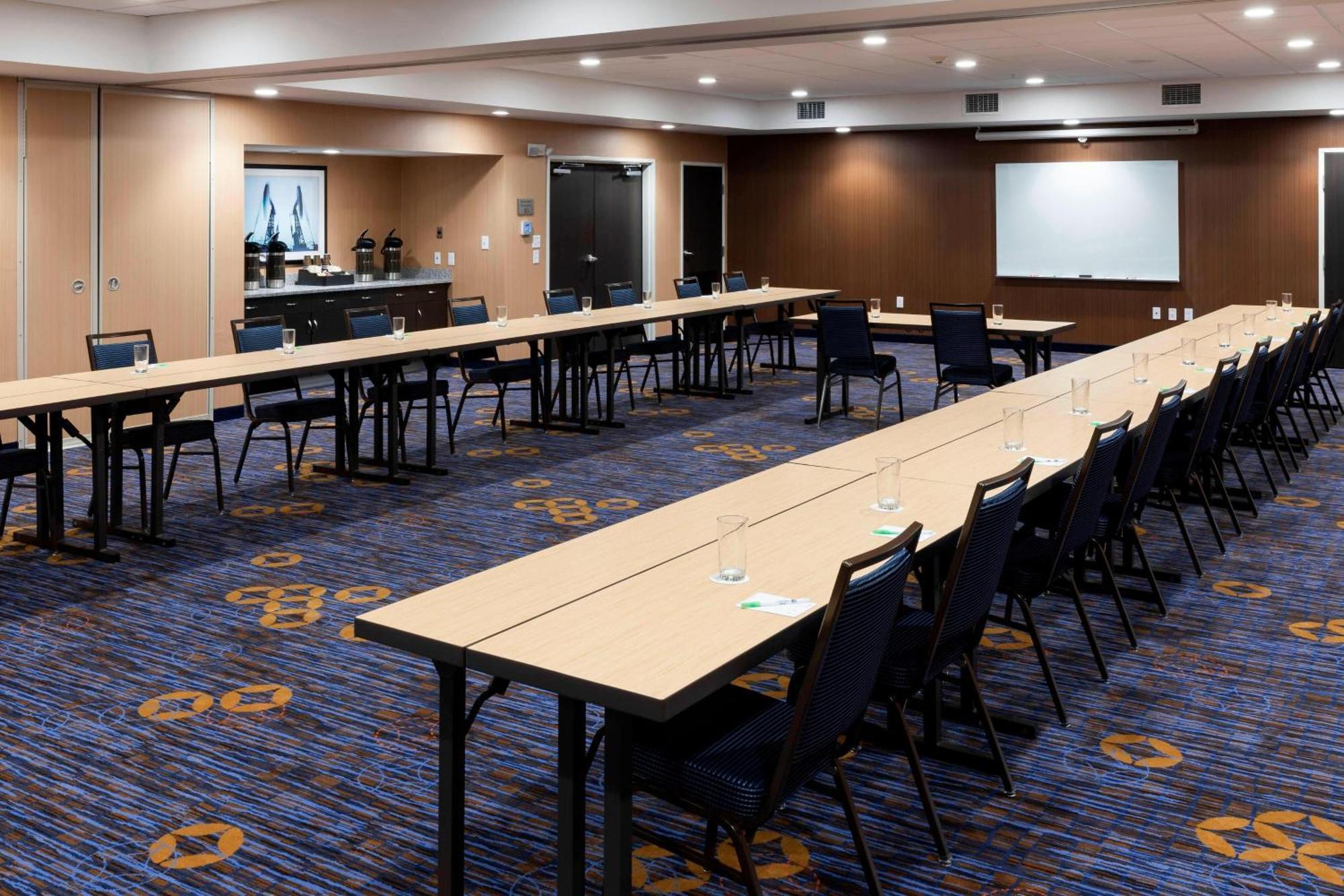 Готель Courtyard By Marriott Houston North/Shenandoah Зе-Вудлендс Екстер'єр фото